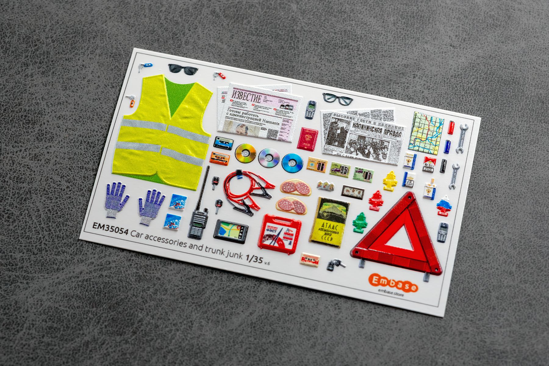 Trunk junk / Car accessories 1/35 (3D decal)