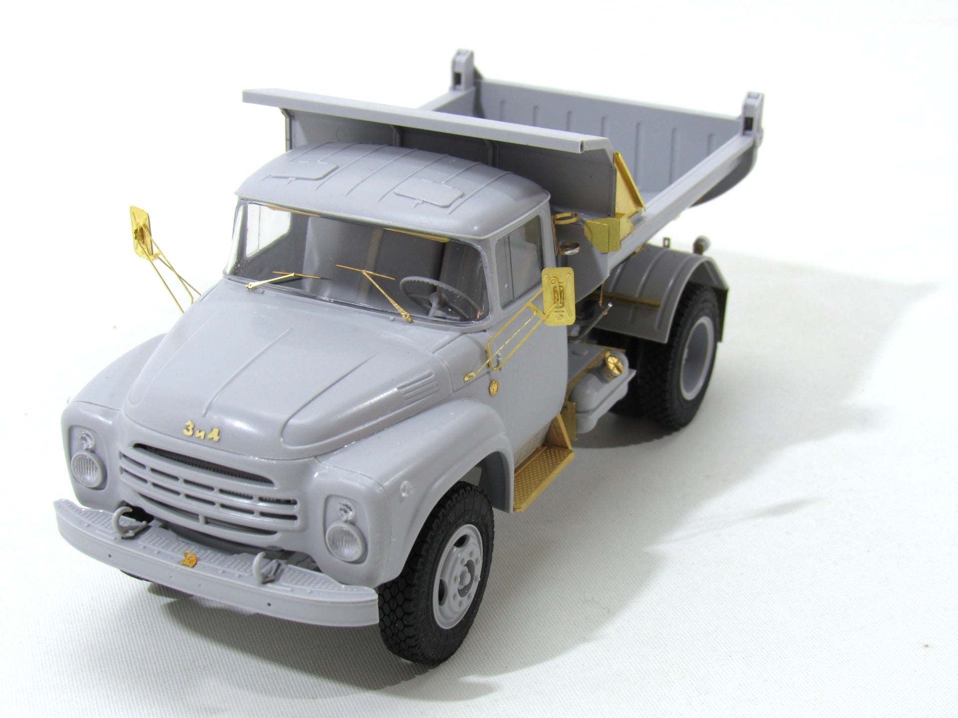 MD035571 Microdesign ZIL - 130 MMZ - 555 Dump Truck Photo - Etch Set 1/35 (AVD) - imodeller.store