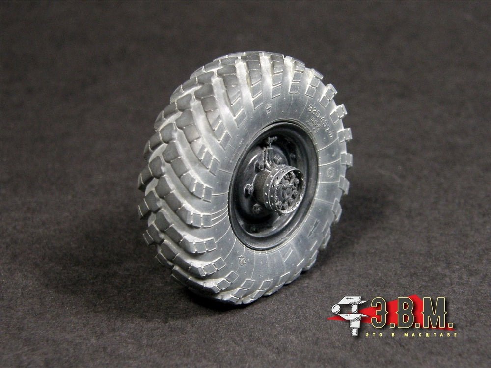 RS35159 E.V.M. 1/35 Wheels with K - 70 Tires for GAZ - 66 - imodeller.store