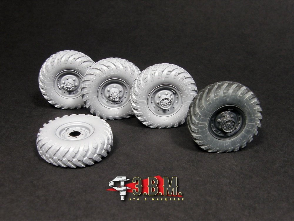 RS35159 E.V.M. 1/35 Wheels with K - 70 Tires for GAZ - 66 - imodeller.store