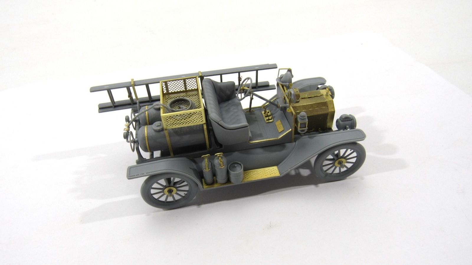 Ford T Fire Truck (ICM) - imodeller.store