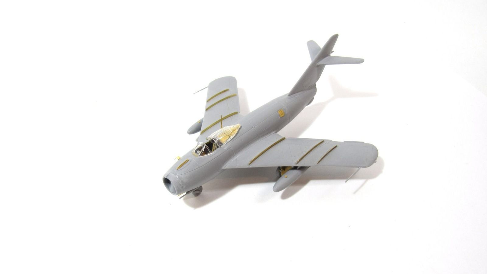 MiG-17 - imodeller.store