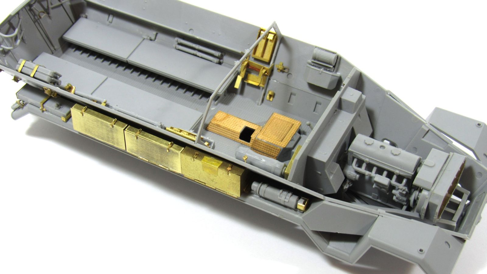 SD.Kfz. 251/1 ausf.a from icm - imodeller.store