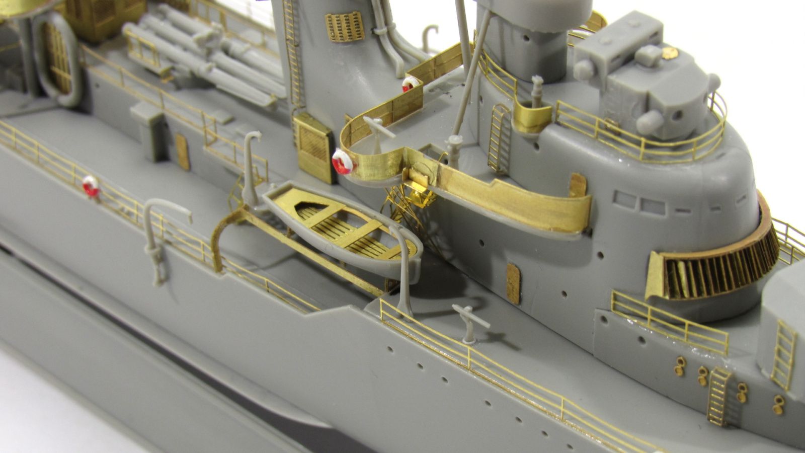 The leader of the destroyers Tashkent (Trumpeter) - imodeller.store