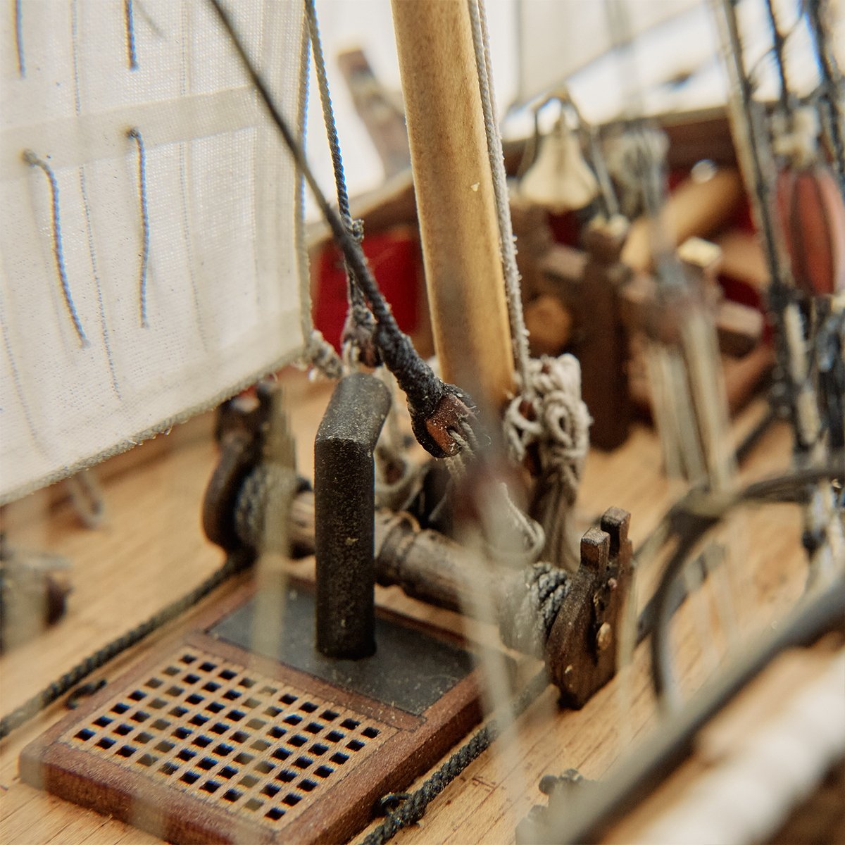 The team of wooden model "Luher Peterhof" - imodeller.store