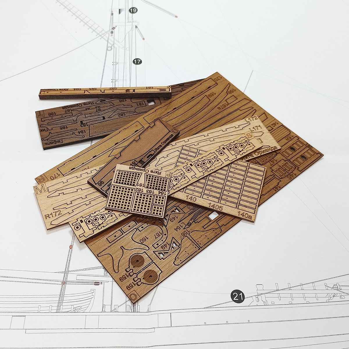 The team of wooden model "Yacht" Orianda " - imodeller.store