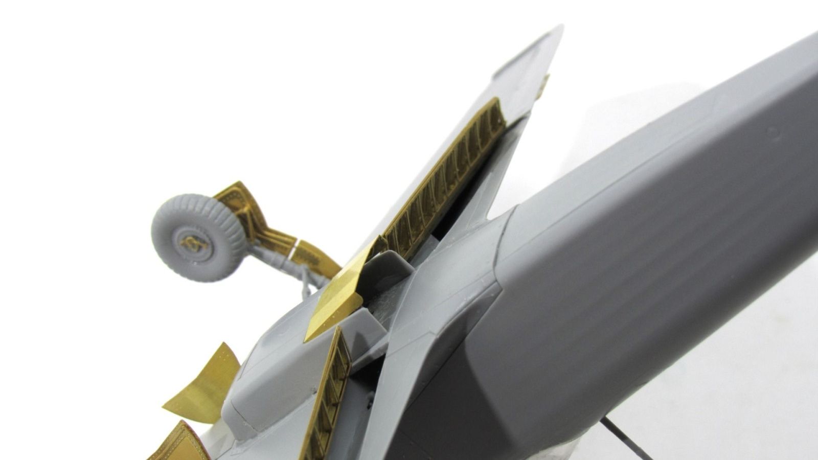 Yak-9D landing shields (star) - imodeller.store