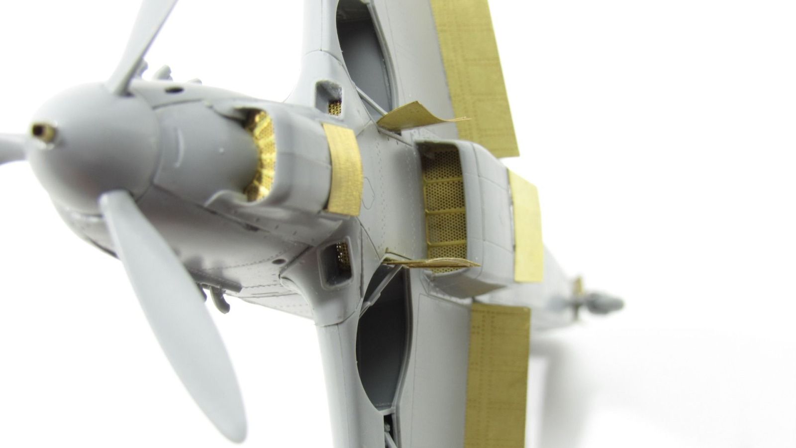 Yak-9D landing shields (star) - imodeller.store
