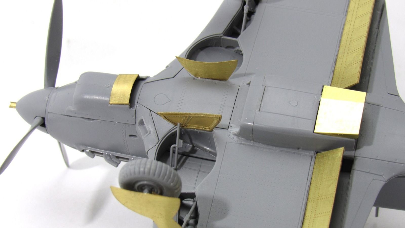 Yak-9D landing shields (star) - imodeller.store