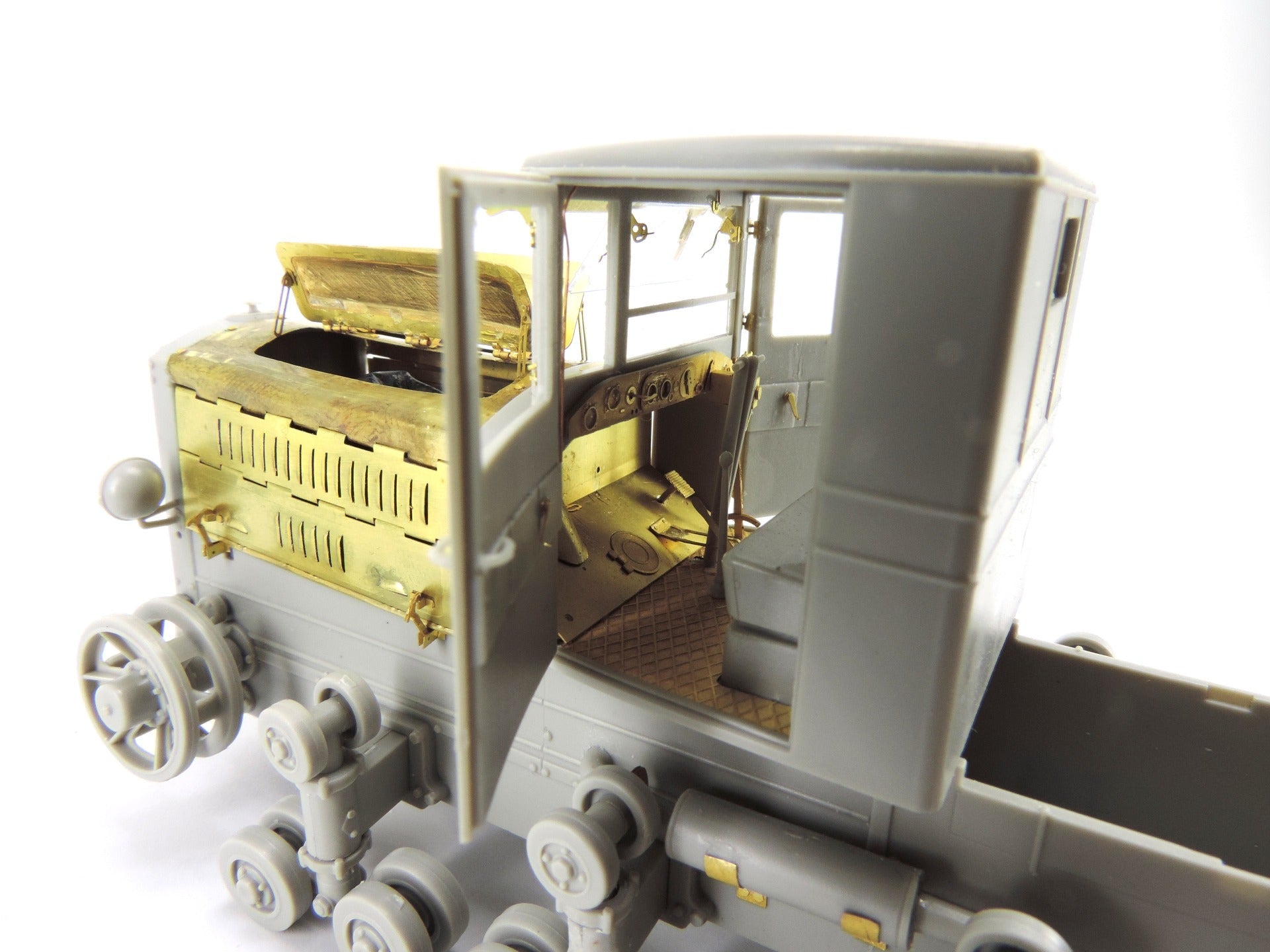 1/35 Komintern artillery tractor 'Basic Set' (Trumpeter) Photo - etched detailing kit - imodeller.store