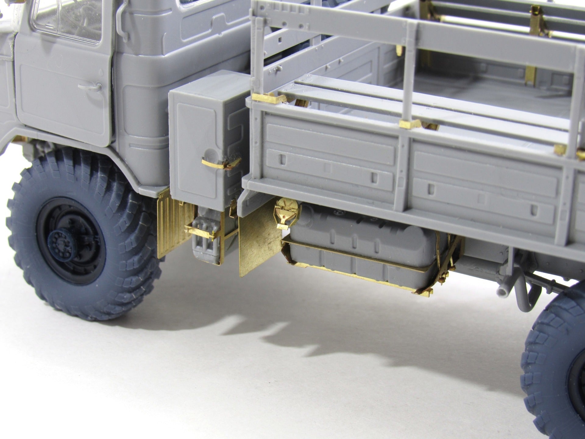 MD035609 Microdesign GAZ - 66 Photo - Etch Body Detail Set 1/35 - imodeller.store