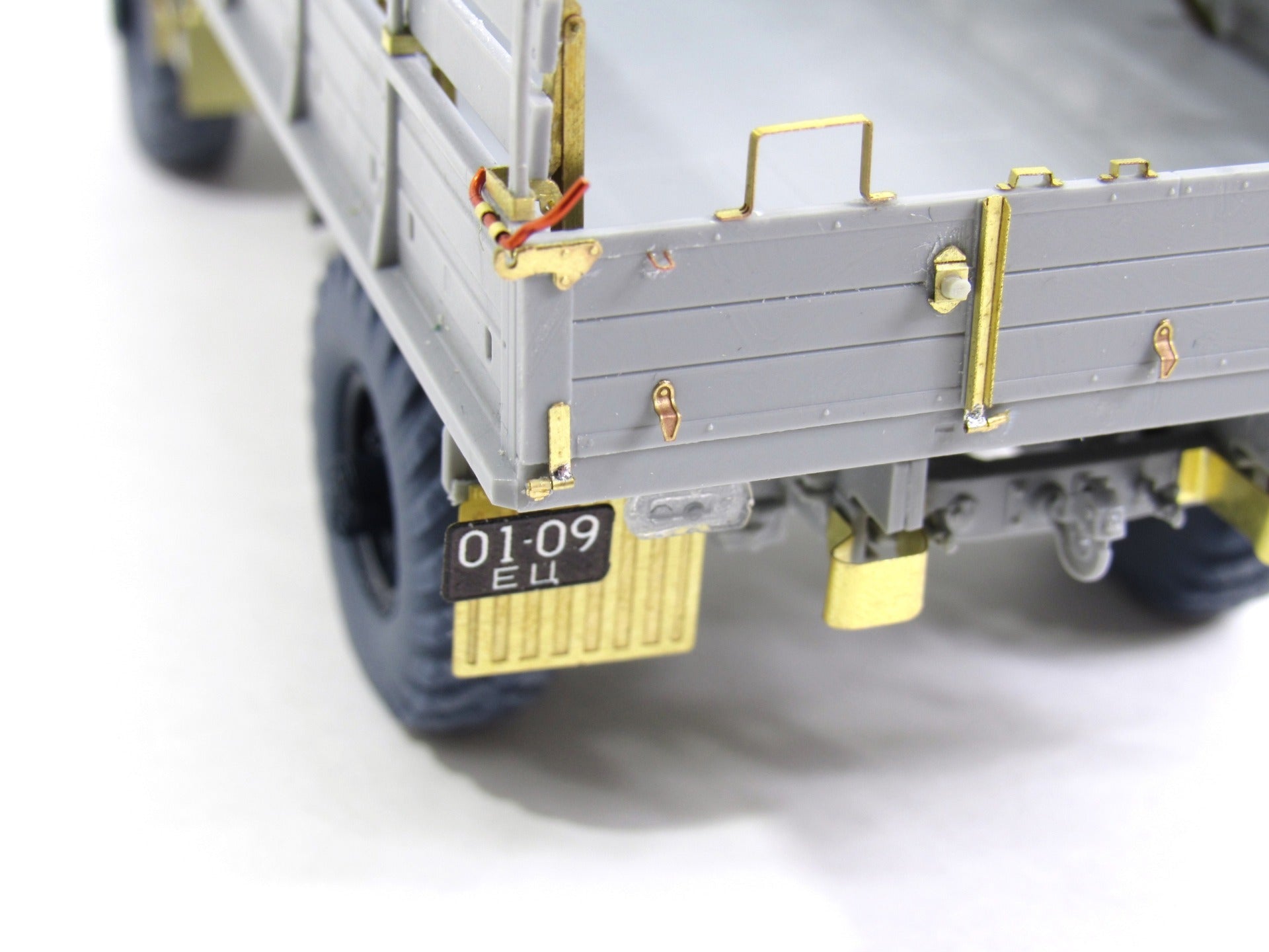 MD035609 Microdesign GAZ - 66 Photo - Etch Body Detail Set 1/35 - imodeller.store