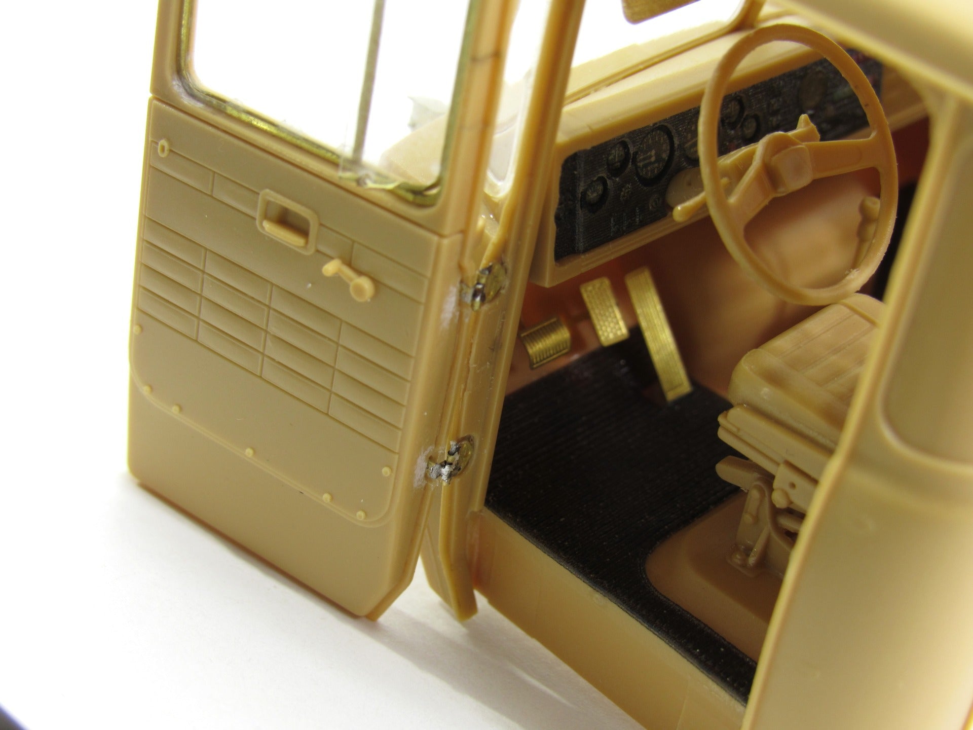MD035610 Microdesign KrAZ - 260 Cabin Photo - Etch Set 1/35 - imodeller.store