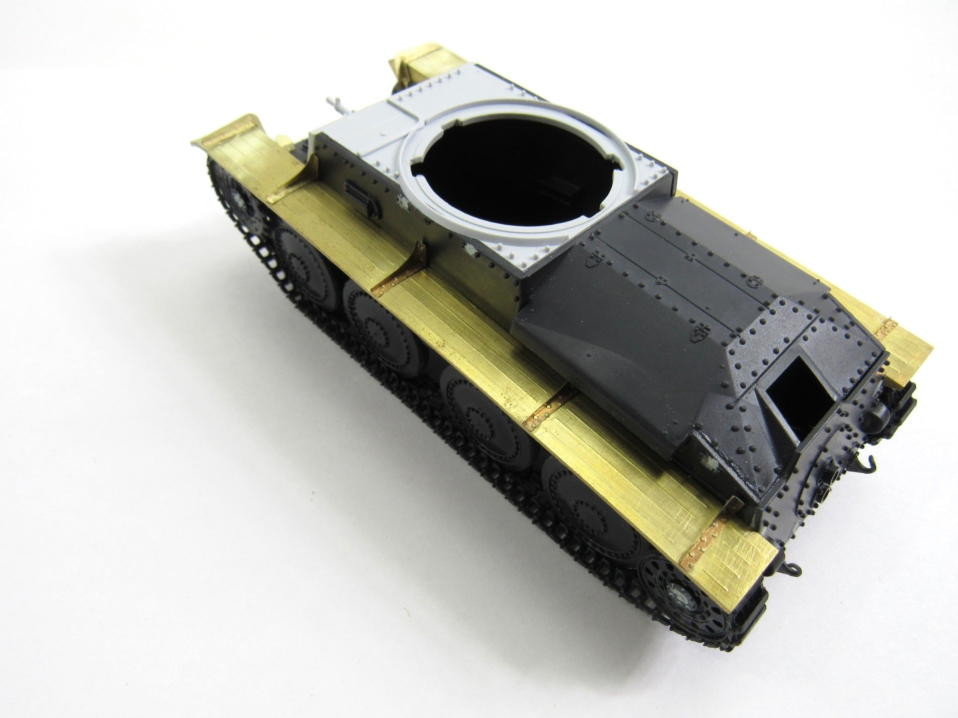 MD035621 Microdesign Pz.Kpfw 38(t) Photo - Etch Fenders 1/35 - imodeller.store