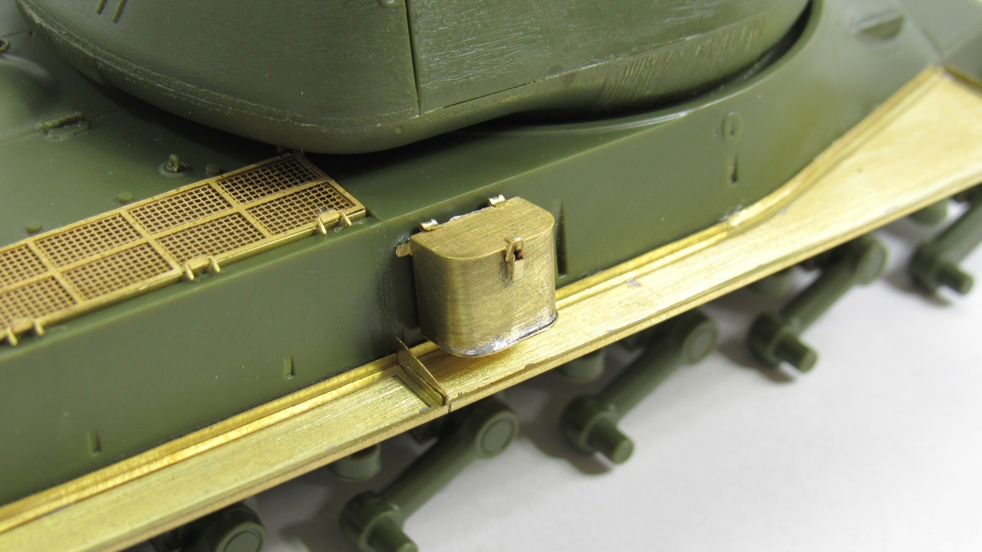 MD035639 Microdesign IS - 2 Fenders Photo - Etch Set 1/35 for Zvezda - imodeller.store