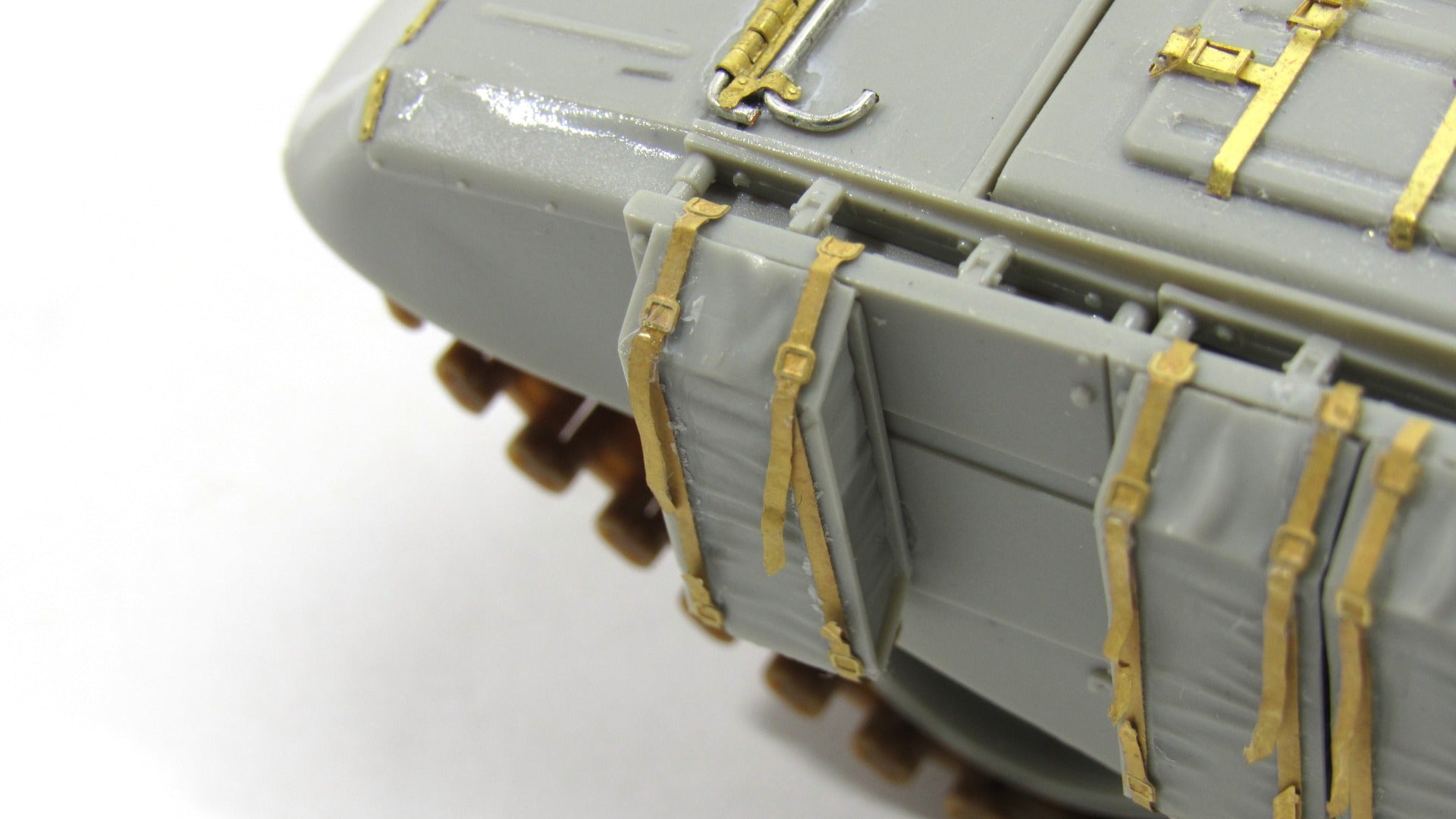 photo - etched Belts of the DZ "ERA" complex (side "bags") T - 72 B3M tank (Trumpeter, Meng) - imodeller.store