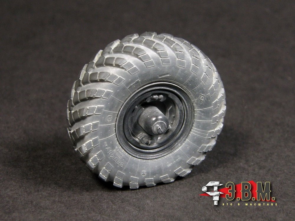 RS35159 E.V.M. 1/35 Wheels with K - 70 Tires for GAZ - 66 - imodeller.store