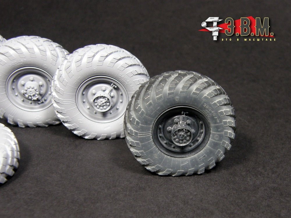 RS35159 E.V.M. 1/35 Wheels with K - 70 Tires for GAZ - 66 - imodeller.store