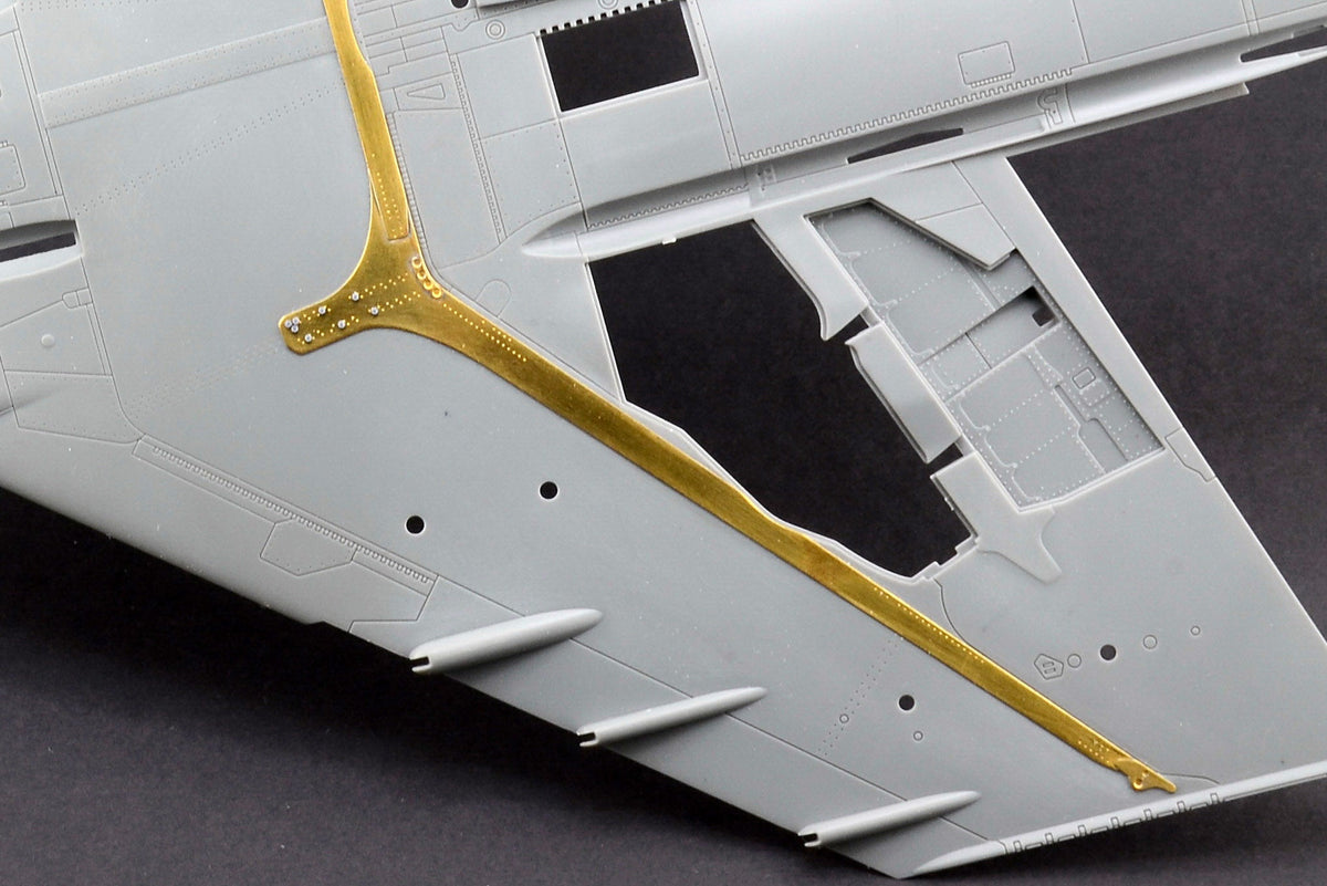RS48109 E.V.M. — F - 4 Phantom II Wing Repair Plates for MENG - imodeller.store
