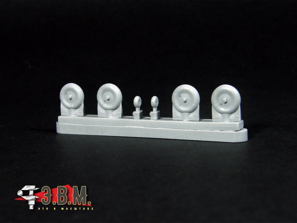 RS72026 E.V.M. 1/72 3D Printed Landing Gear Wheels for Yak - 1/3 - imodeller.store