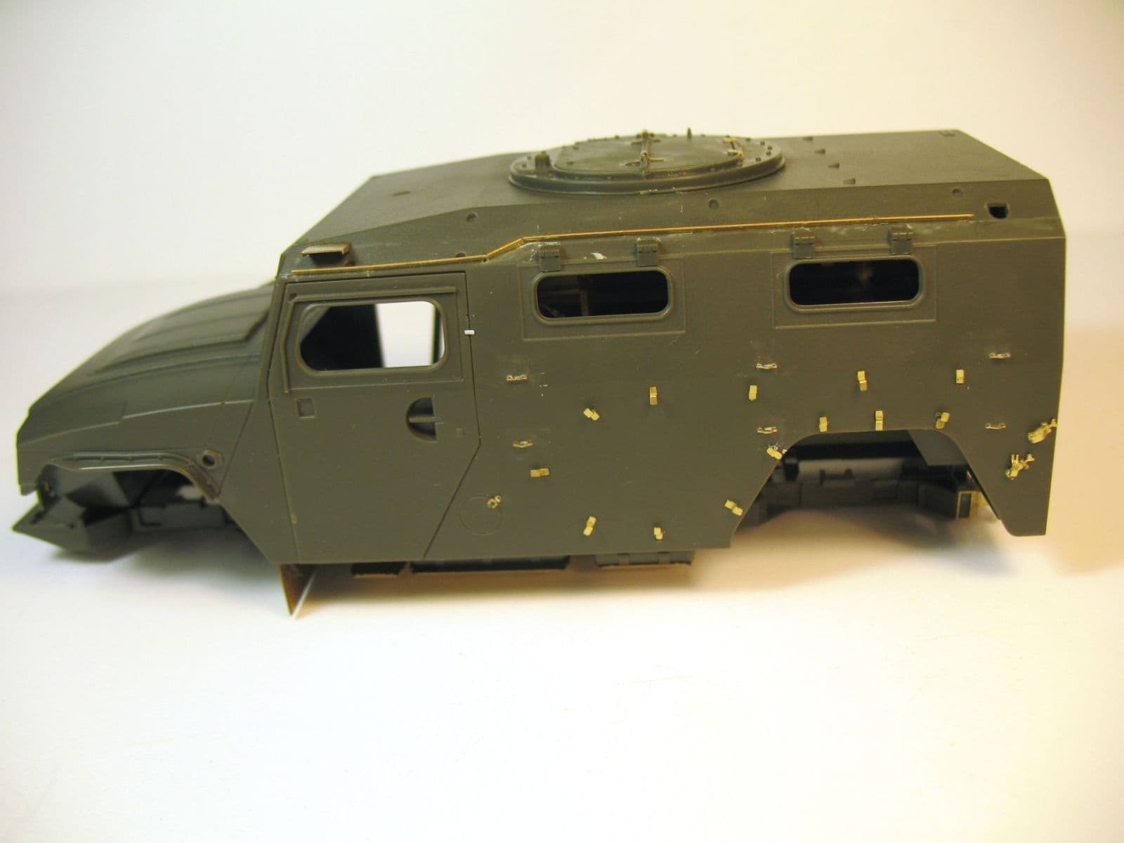 GAZ Tiger Exterior (Meng) - imodeller.store