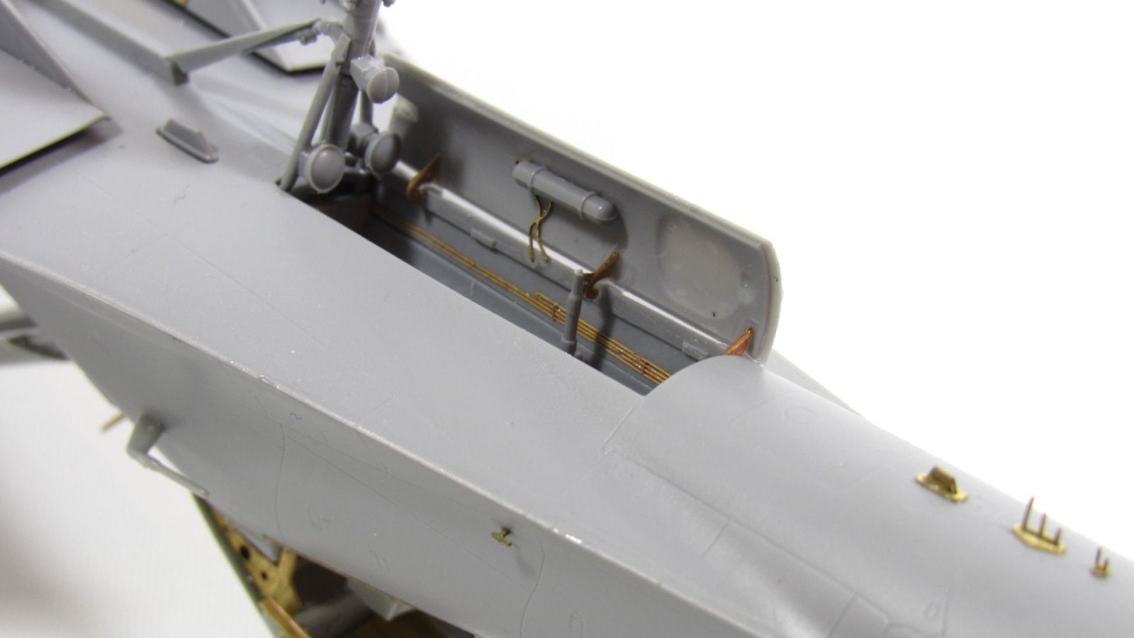 Hydraulosystem of the chassis of the Su-27 family aircraft - imodeller.store