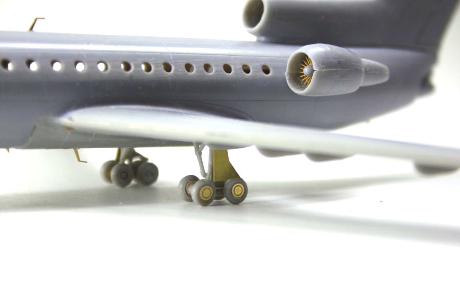 Yak-42D (Eastern Express) - imodeller.store