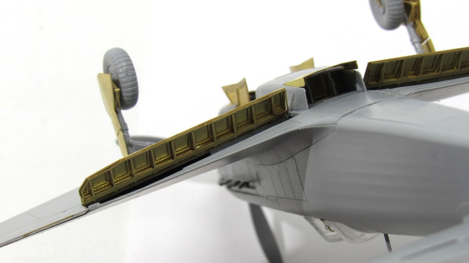 Yak-9D landing shields (star) - imodeller.store